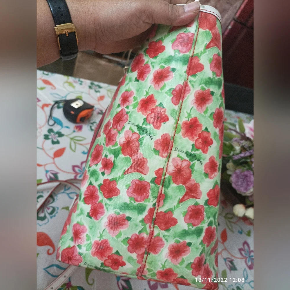 Authentic Dooney and Bourke Large Petunia Tote - Picture 8 of 16